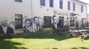 Chotětov, retro filmová restaurace.