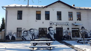 Chotětov, retro filmová restaurace.