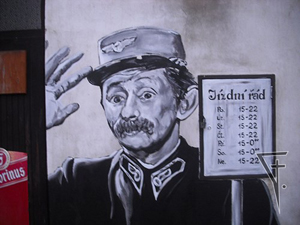 Chotětov, retro filmová restaurace, Vlasta Burian.