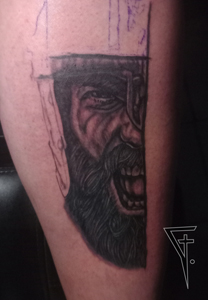 Rozděleno, bojovník, lýtko.